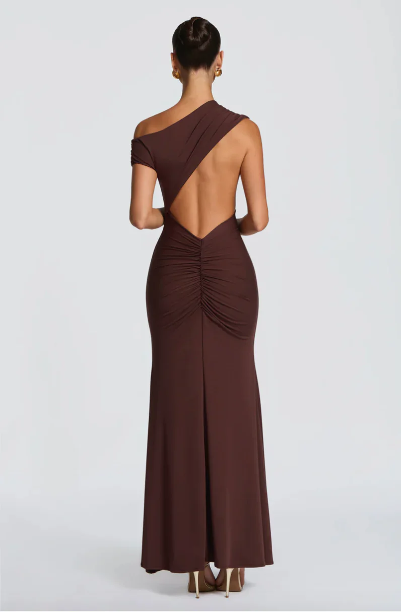 Maxima I vestido asimétrico espalda abierta