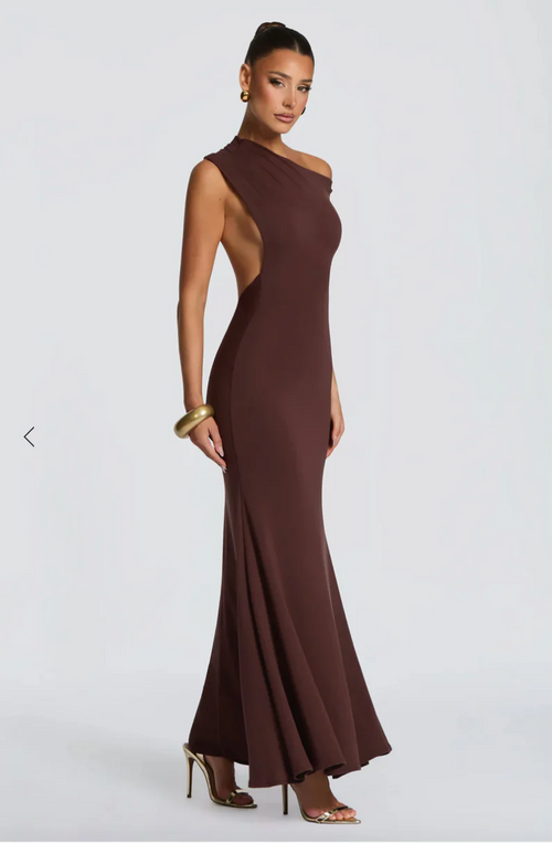 Maxima I vestido asimétrico espalda abierta